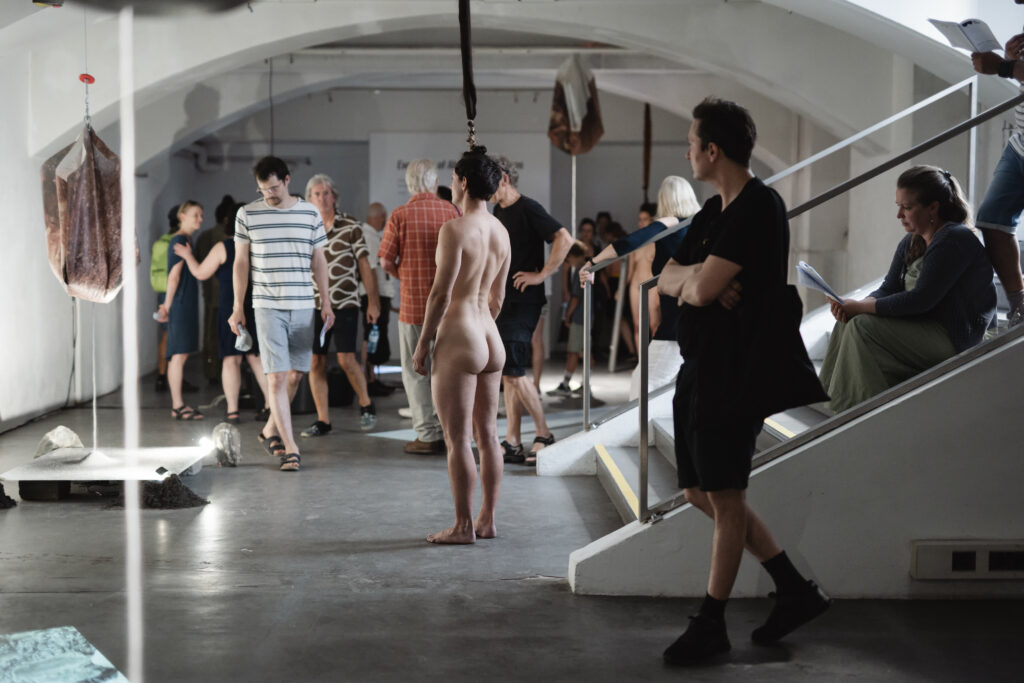 Opening Performance, Evocation of Absent Landscapes by Claudia Bosse, DAS WEISSE HAUS, 2026 – © eSeL.at - Robert Puteanu
