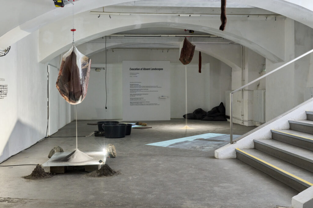 evocation of absent landscapes by claudia bosse, DAS WEISSE HAUS, 2026 – © markus gradwohl