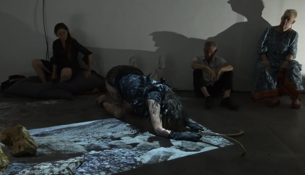 Performance Cracks in Landscapes by Claudia Bosse, DAS WEISSE HAUS, 2026 – Videostill © Markus Gradwohl
