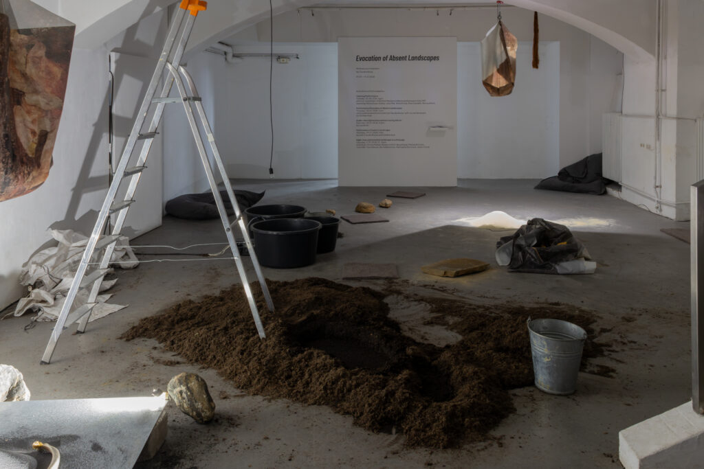 Closing Event,  Evocation of Absent Landscapes by Claudia Bosse, DAS WEISSE HAUS, 2026 – © Lea-Maraike Sambale